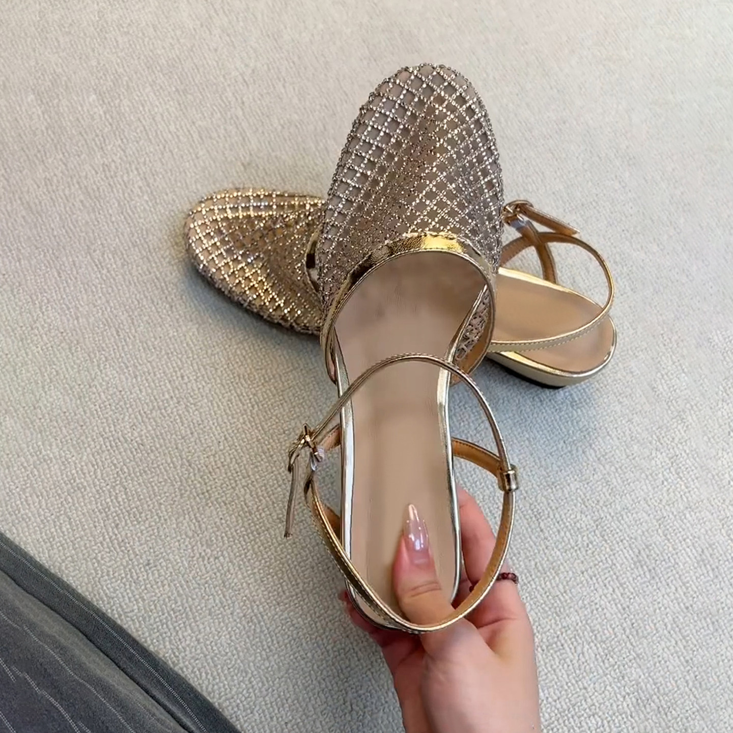 صنادل نسائية جديدة بمقدمة مستد - مراجعة Water Shoes وسعره