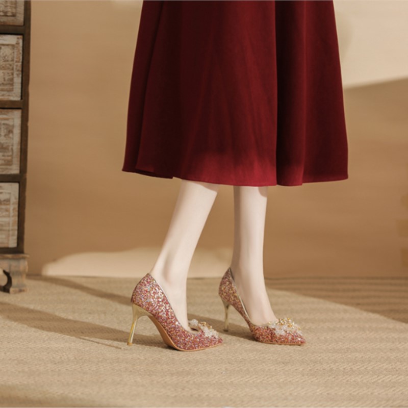 أحذية زفاف إصدار محدود على شكل - مراجعة Water Shoes وسعره